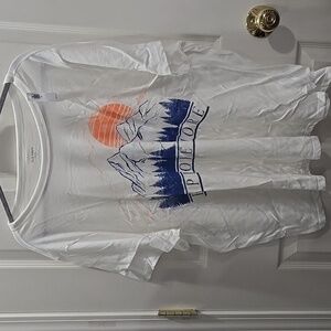 NWT Women's Old Navy Explore More Mountains with Sunset Calla Lily T-Shirt 3X 4X